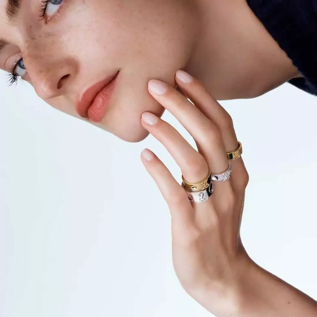 بهترین انگشتر زنانه طلا برند Louis Vuitton
