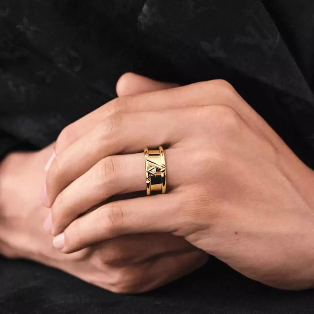زیباترین انگشتر زنانه طلا برند Louis Vuitton