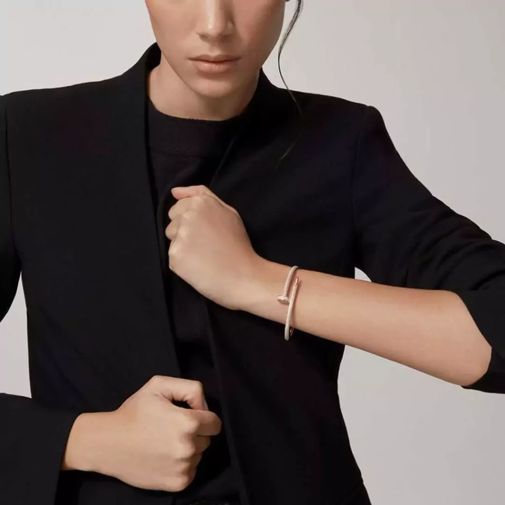 متفاوت ترین مدل های دستبند زنانه برند کارتیر
