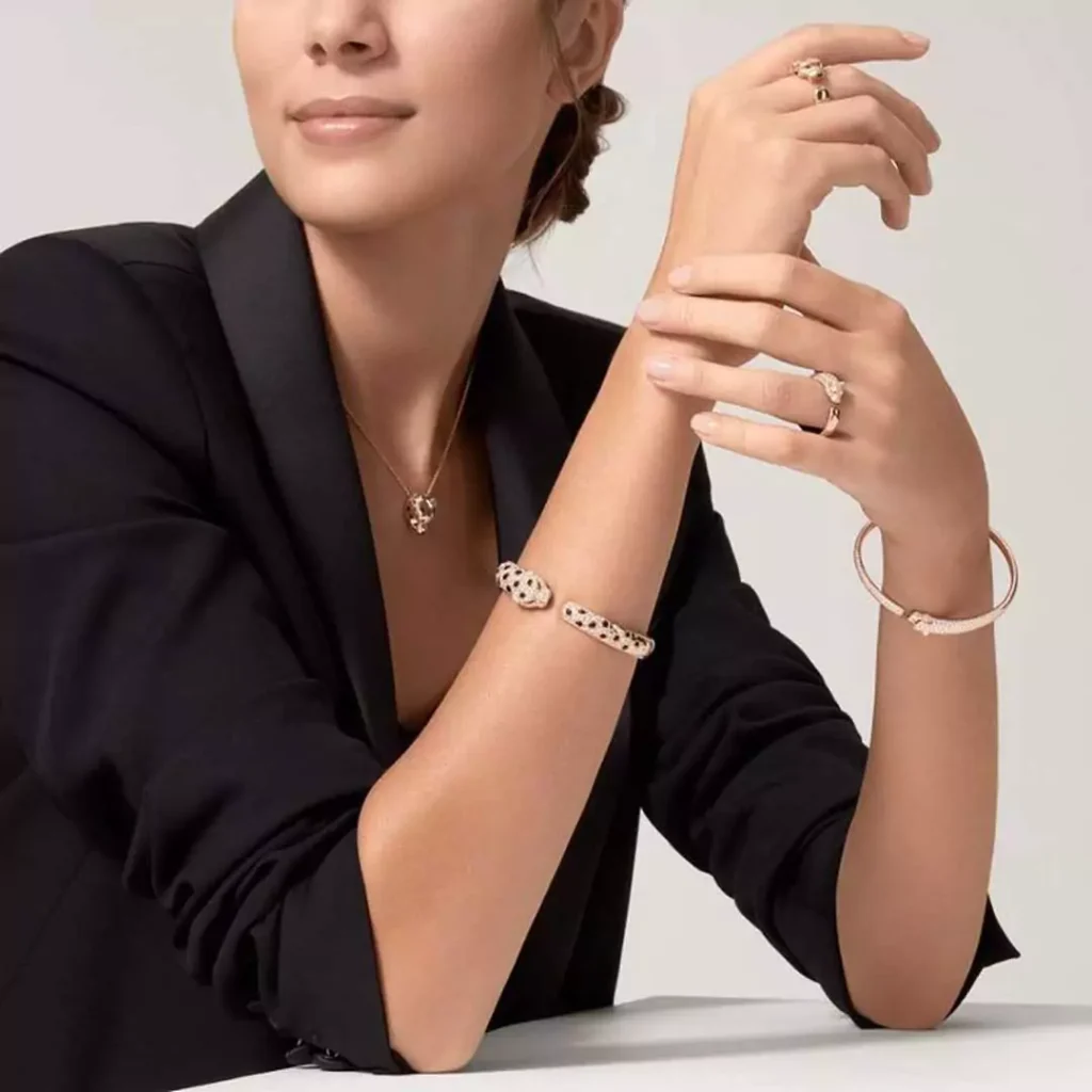 عالی ترین مدل های دستبند زنانه برند کارتیر