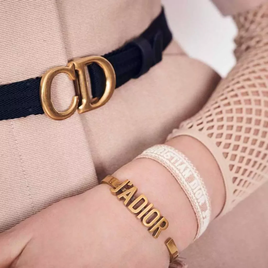 پرطرفدارترین دستبندهای زنانه برند Dior