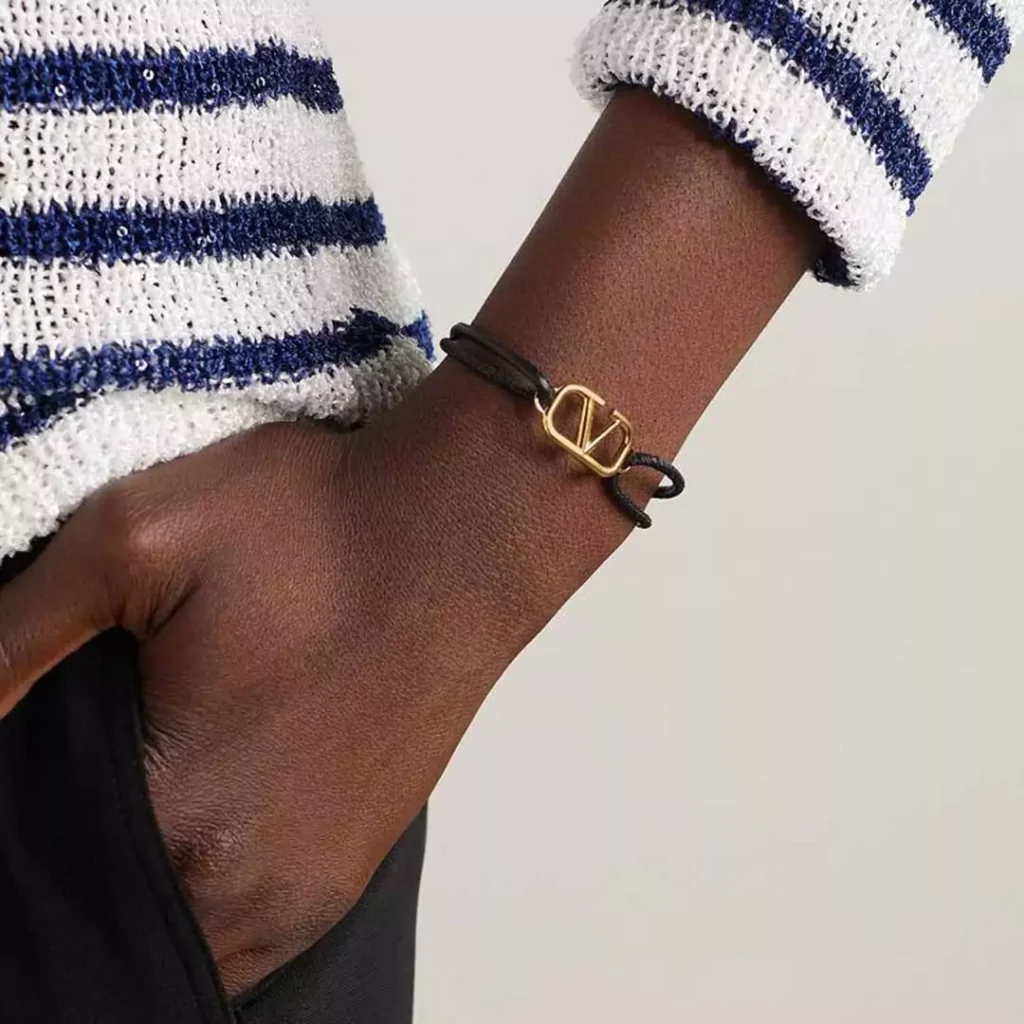 شیک ترین دستبندهای زنانه برند Valentino