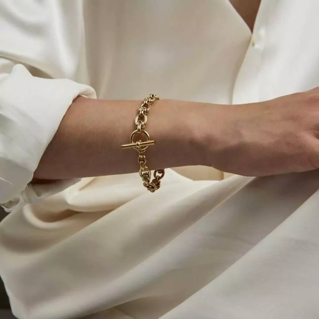 شیک ترین دستبند زنانه با قفل T