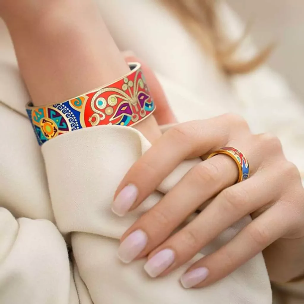 شیک ترین دستبندهای زنانه برند Frey Wille
