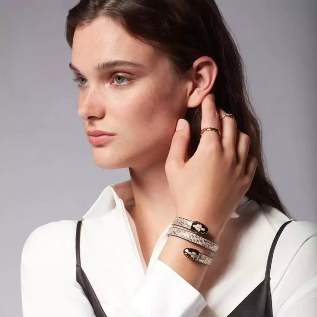 چشم نوازترین دستبند زنانه برند بولگاری (Bvlgari)