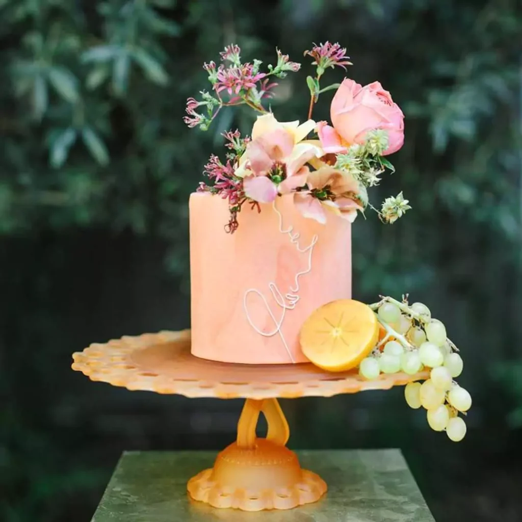چشم نوازترین کیک عروسی با رنگ ترند 2024
