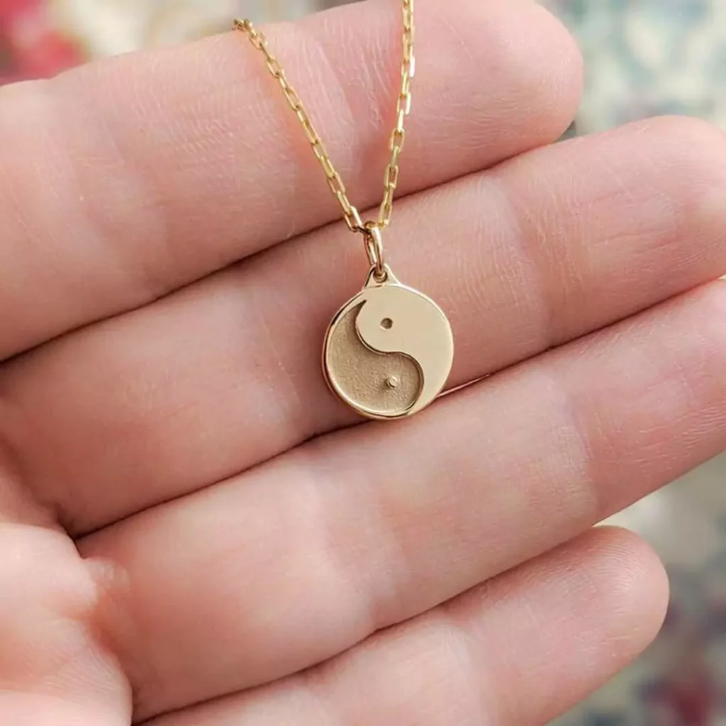 آویز گردنبند دخترانه طلا طرح yin yang