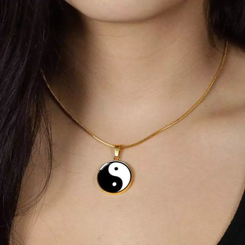 پرطرفدارترین گردنبند دخترانه طلا طرح yin yang
