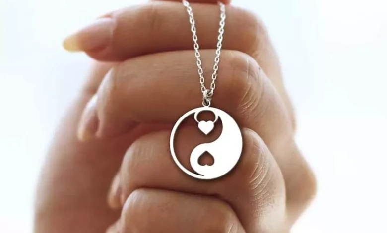 زیباترین گردنبند دخترانه طلا طرح yin yang