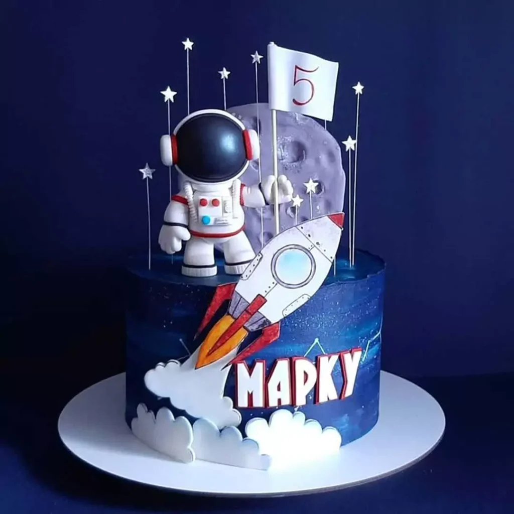 جدیدترین کیک تولد پسرانه با تم فضانورد