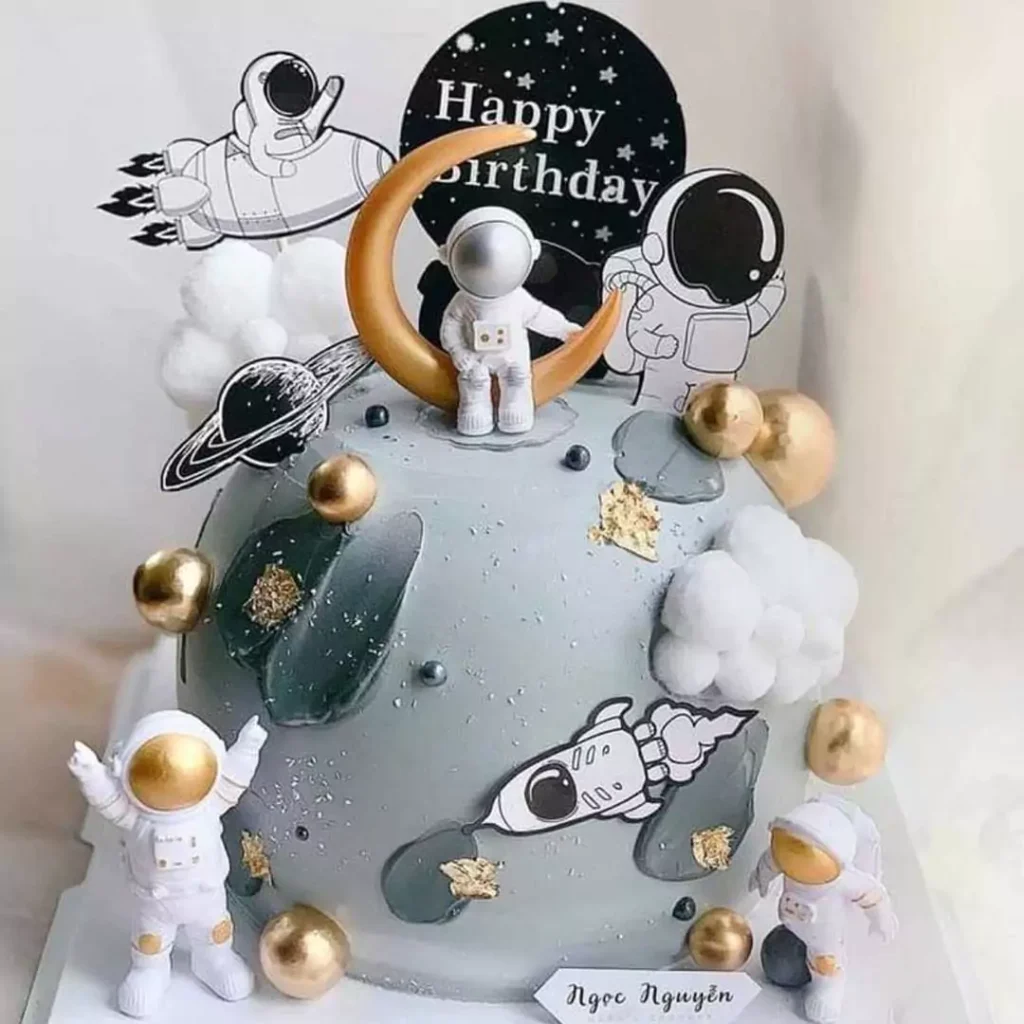 خاص ترین کیک تولد پسرانه با تم فضانورد
