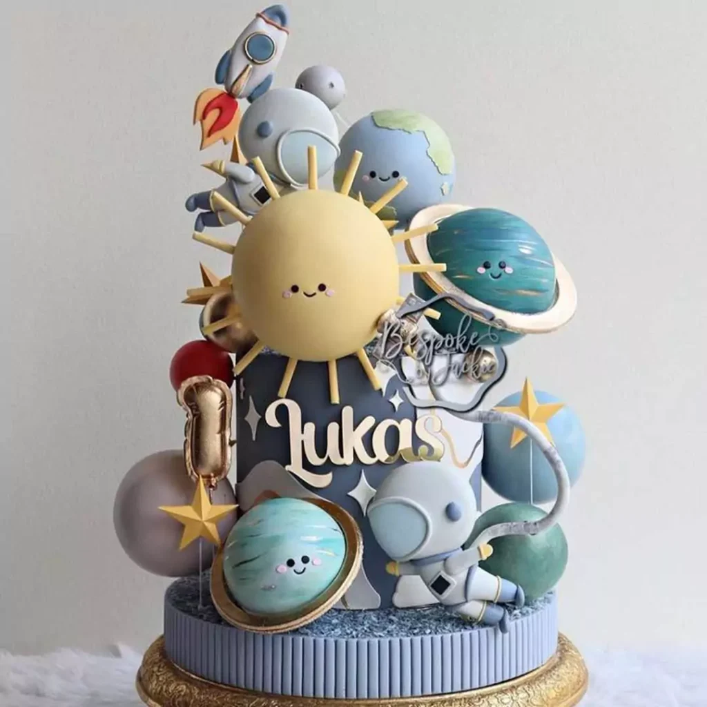 جذاب ترین کیک تولد پسرانه با تم فضانورد