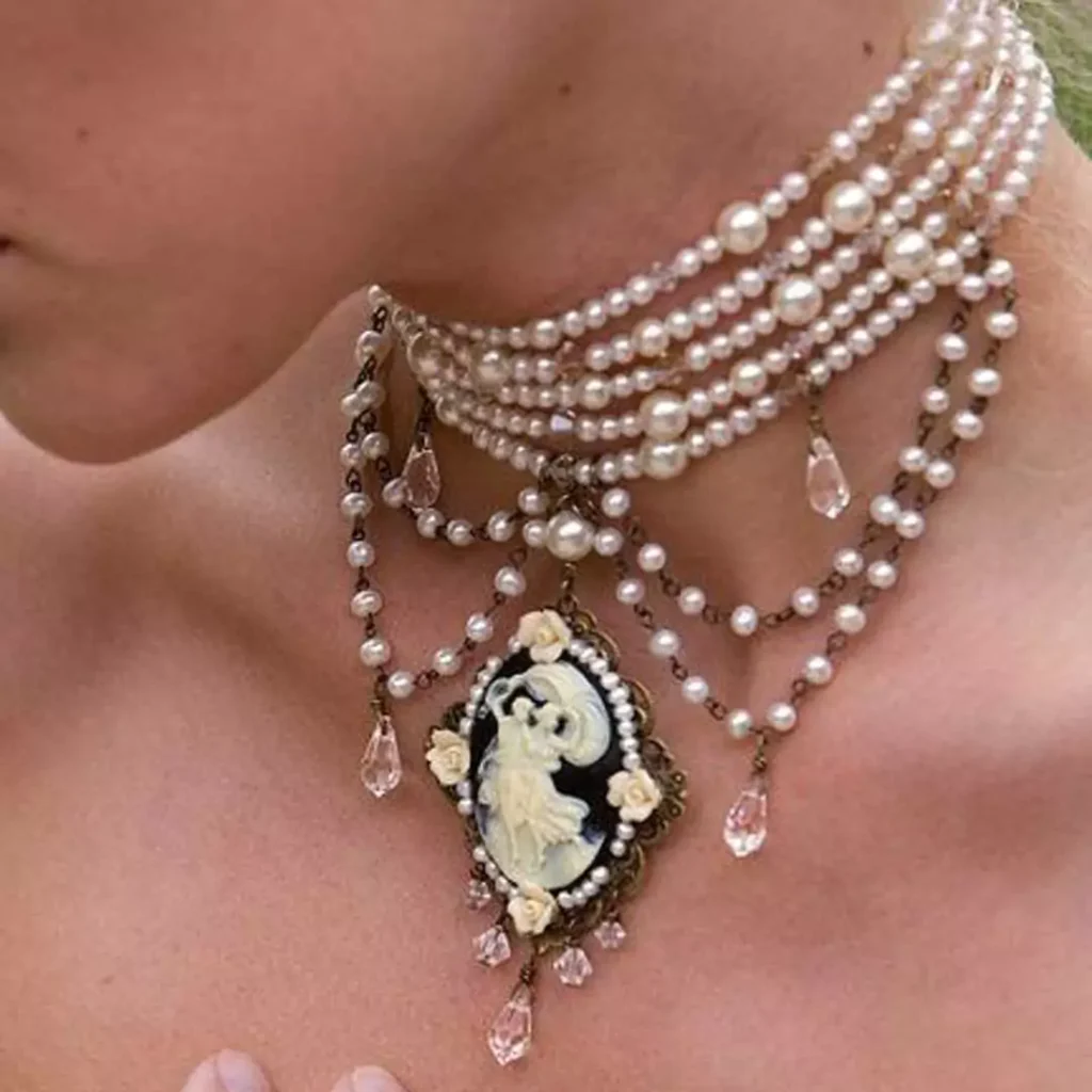 جدیدترین مدل های گردنبند جواهر عروس با سنگ مروارید سفید