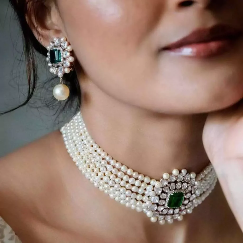 ترندترین مدل های گردنبند جواهر عروس با سنگ مروارید سفید

