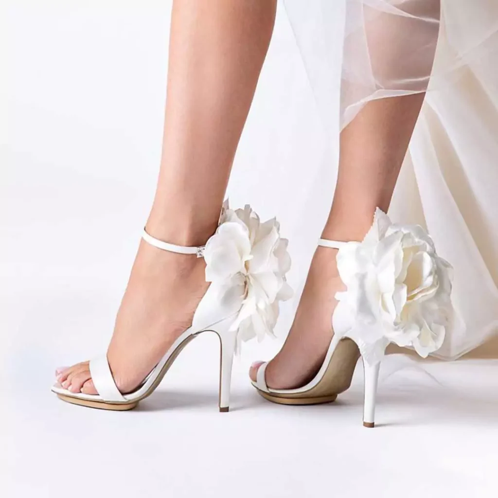 زیباترین کفش پاشنه بلند جلوباز عروس