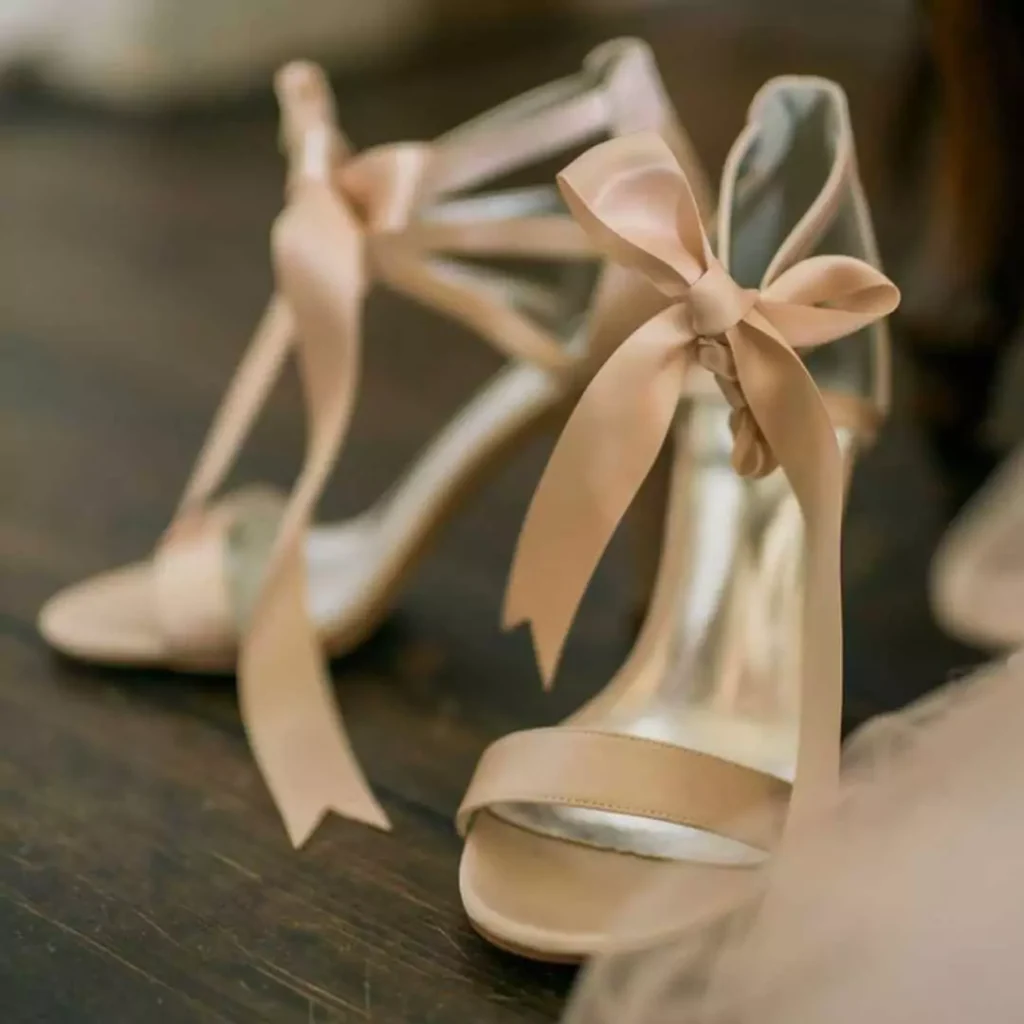شیک ترین کفش پاشنه بلند جلوباز عروس