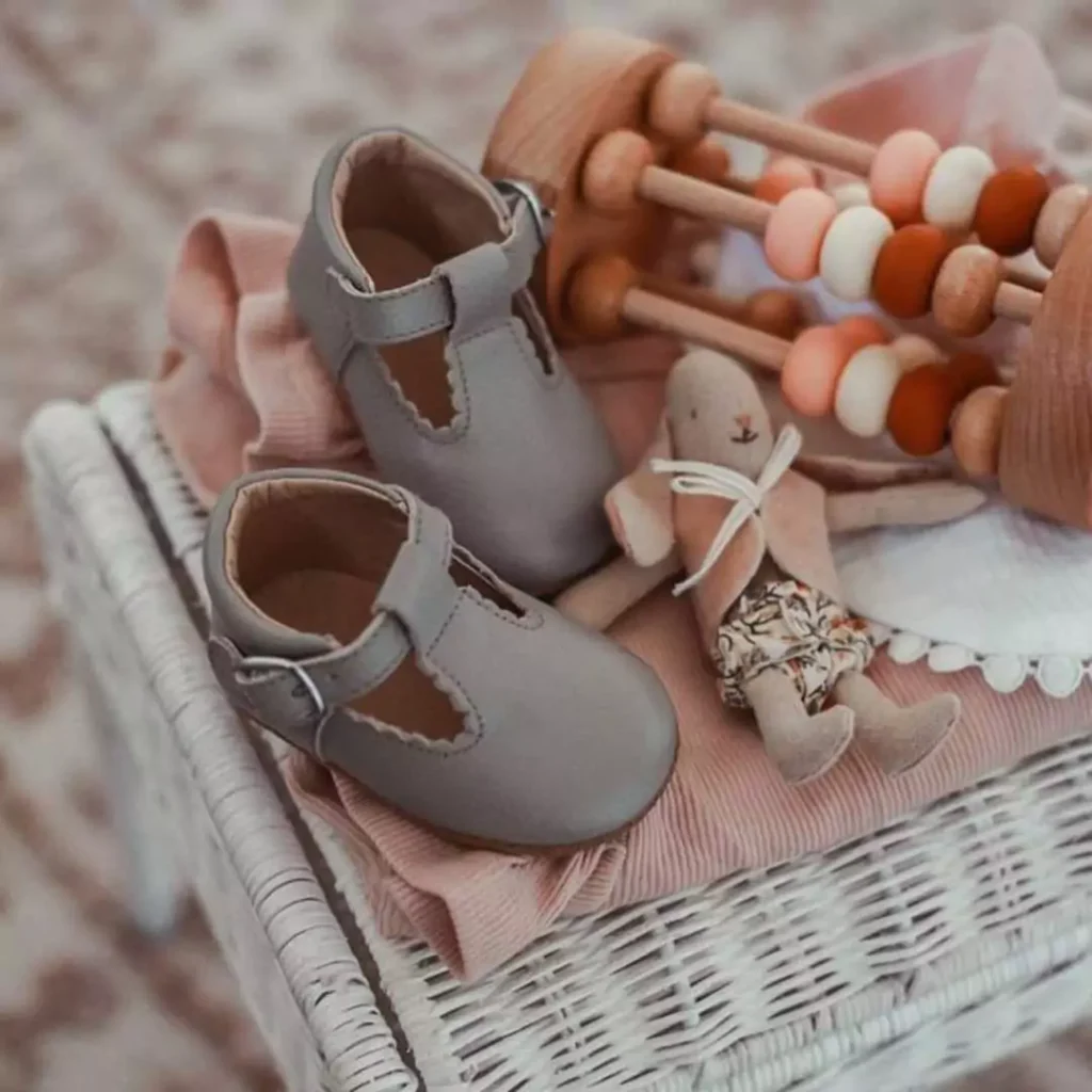 به روزترین کفش چرمی نوزادی دخترانه