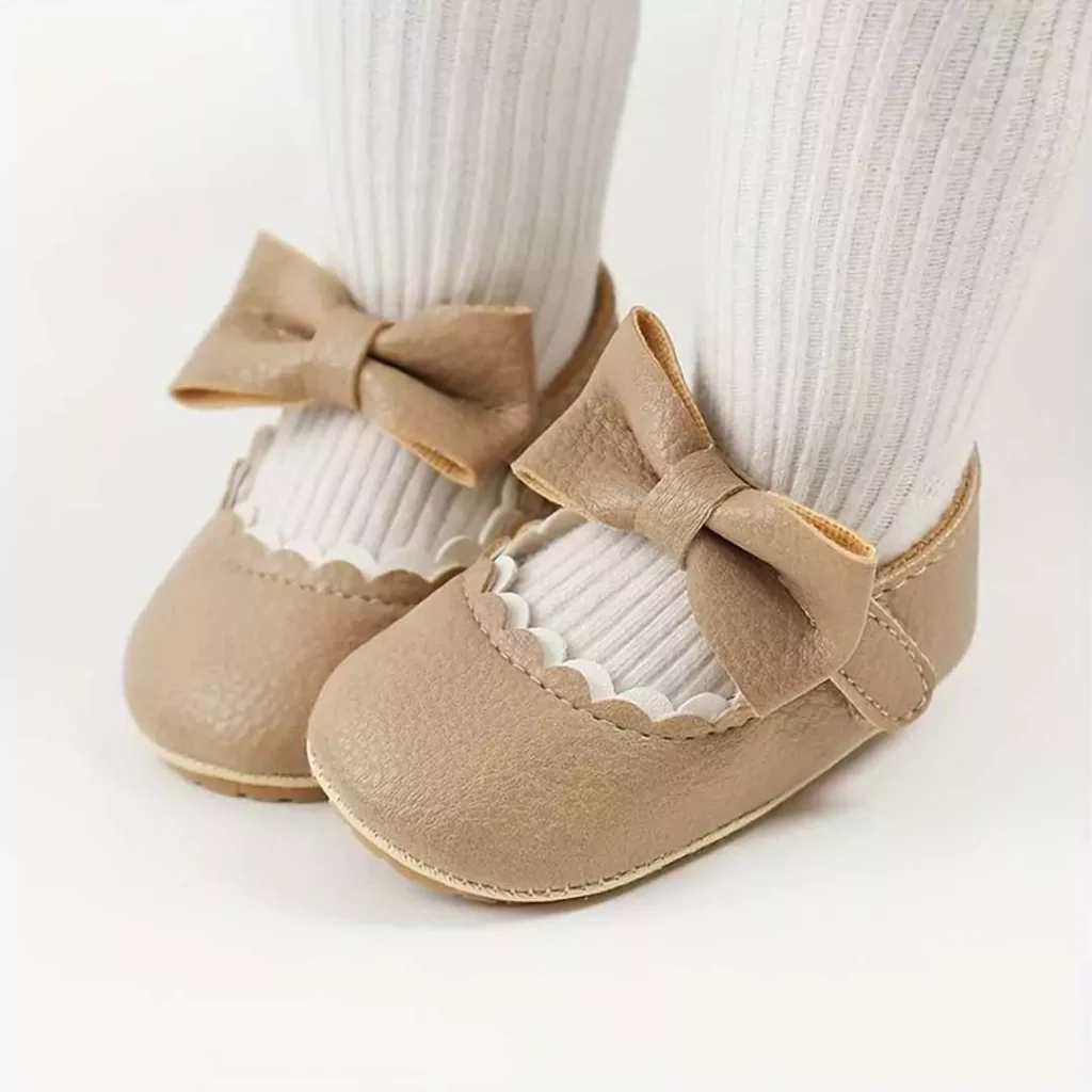 نازترین کفش چرمی نوزادی دخترانه