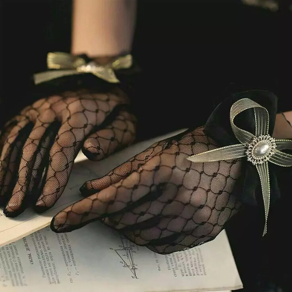 متفاوت ترین مدل های دستکش شیک مجلسی زنانه