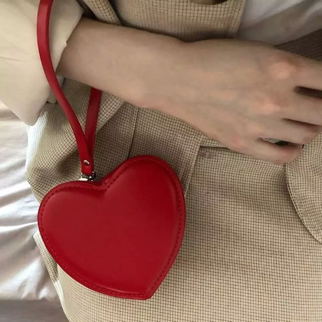 بامزه ترین کیف دخترانه مجلسی طرح قلب
