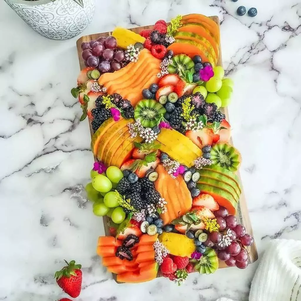 جدیدترین چیدمان میوه های تابستانی برای میز مهمانی