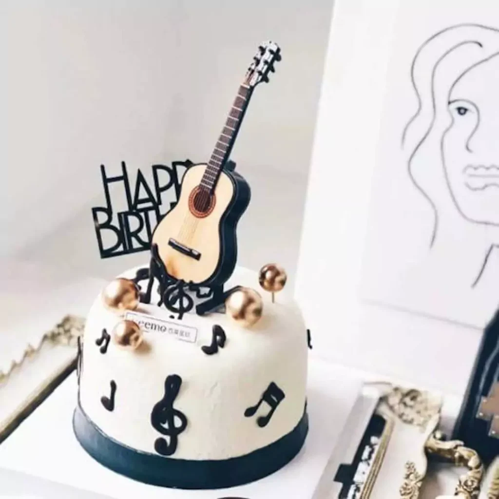 بامزه ترین کیک تولد با تم موسیقی