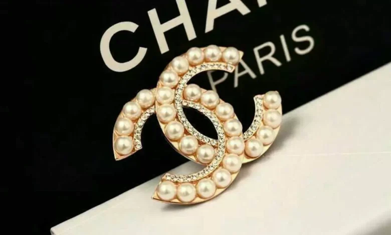 به روزترین طرح سنجاق سینه لباس زنانه از برند Chanel