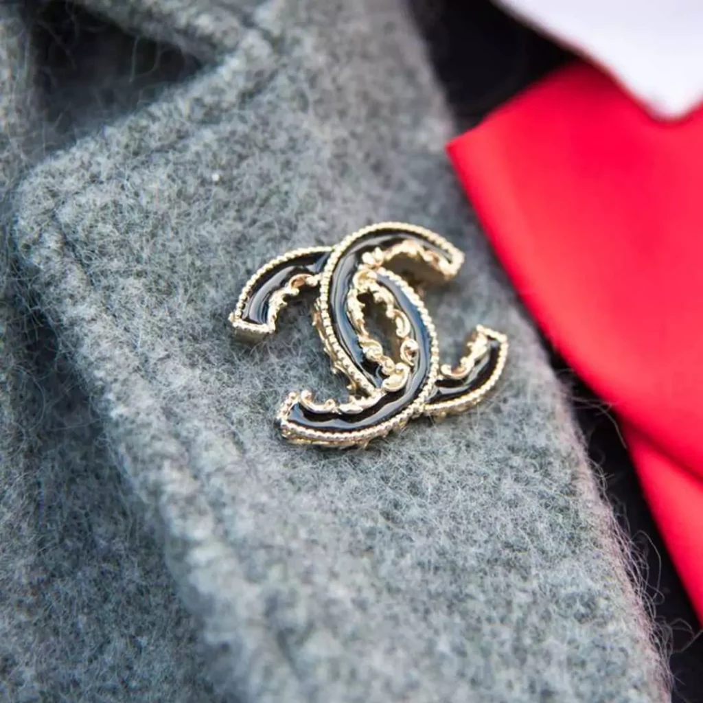 ترندترین طرح سنجاق سینه لباس زنانه از برند Chanel