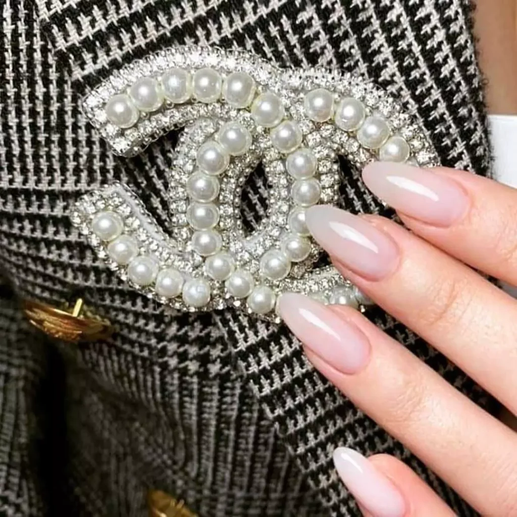 قشنگ ترین طرح سنجاق سینه لباس زنانه از برند Chanel