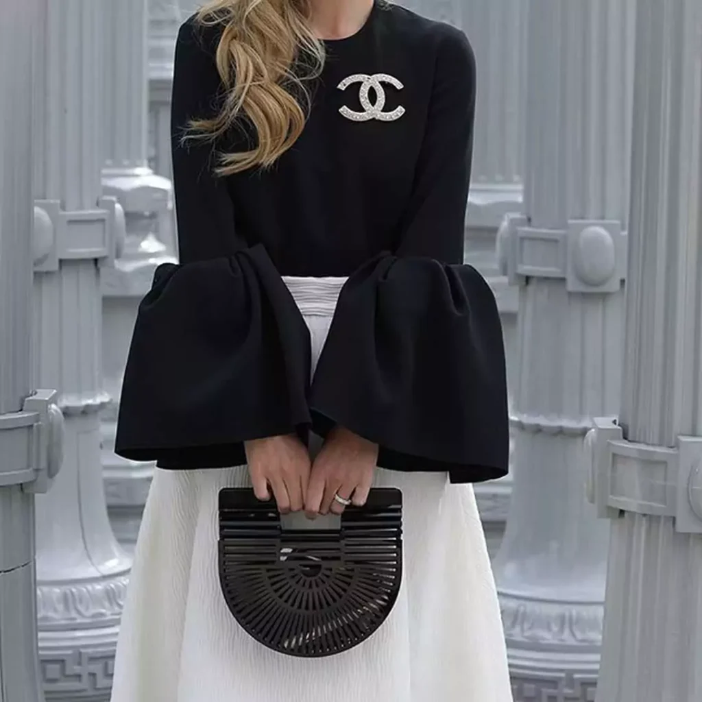جدیدترین طرح سنجاق سینه لباس زنانه از برند Chanel