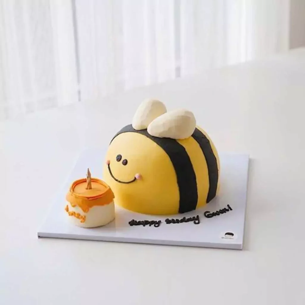 مدل های مینی کیک تولد بچگانه طرح زنبور
