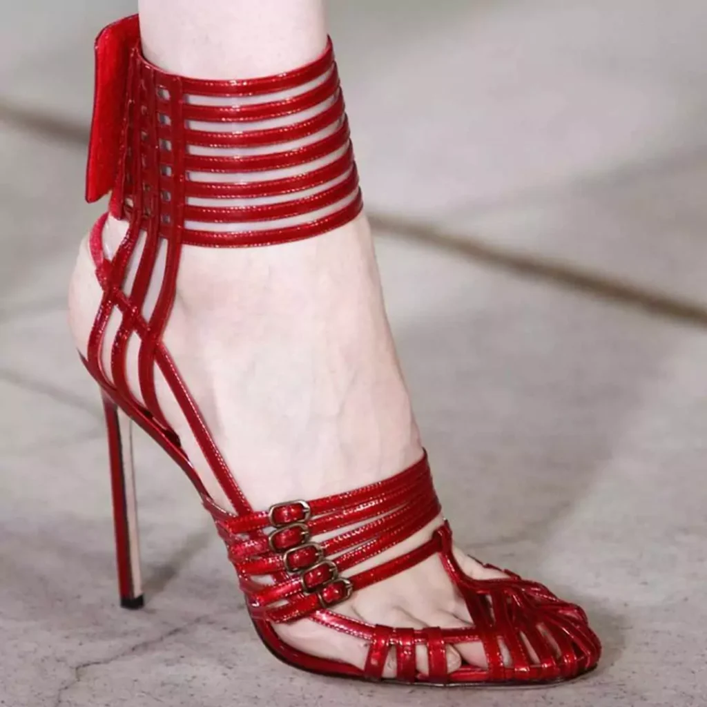 متفاوت ترین کفش مجلسی پاشنه بلند قرمز