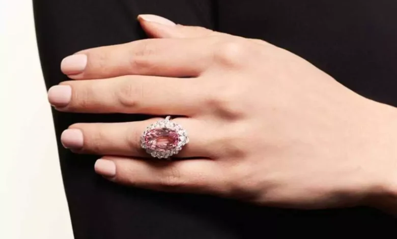 پرطرفدارترین انگشتر نامزدی با الماس صورتی