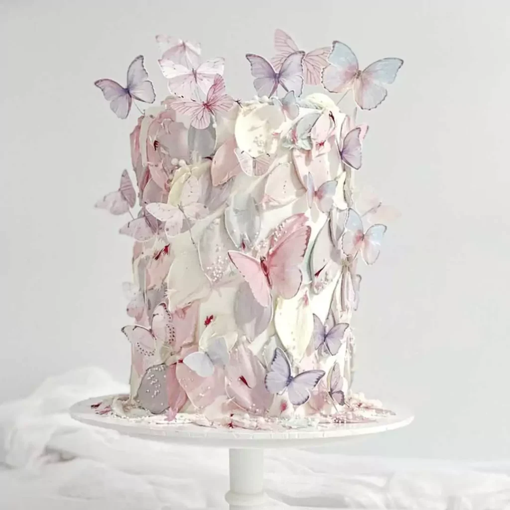 زیباترین کیک تولد بهاری با طرح پروانه
