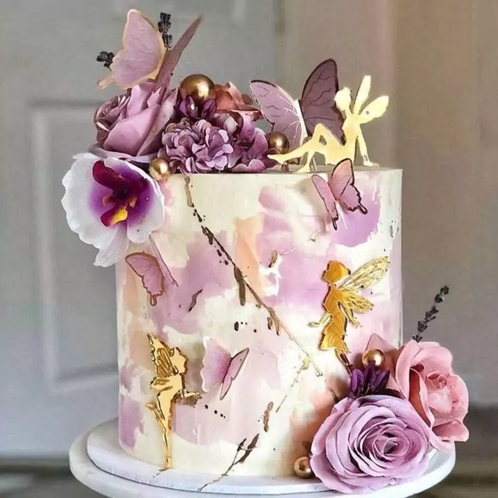 ترندترین کیک تولد بهاری با طرح پروانه