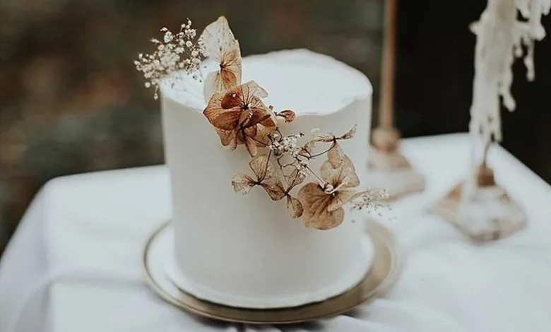 قشنگ ترین کیک عروسی بهاری مینیمال 2024