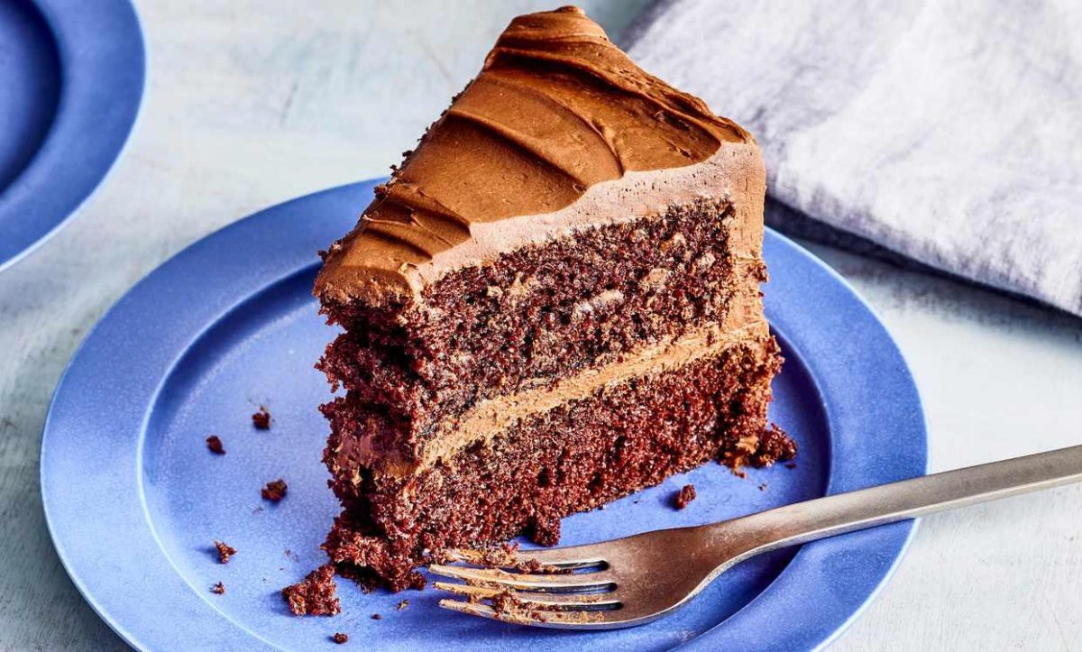 طرز تهیه کیک شکلاتی خانگی در یک کاسه
