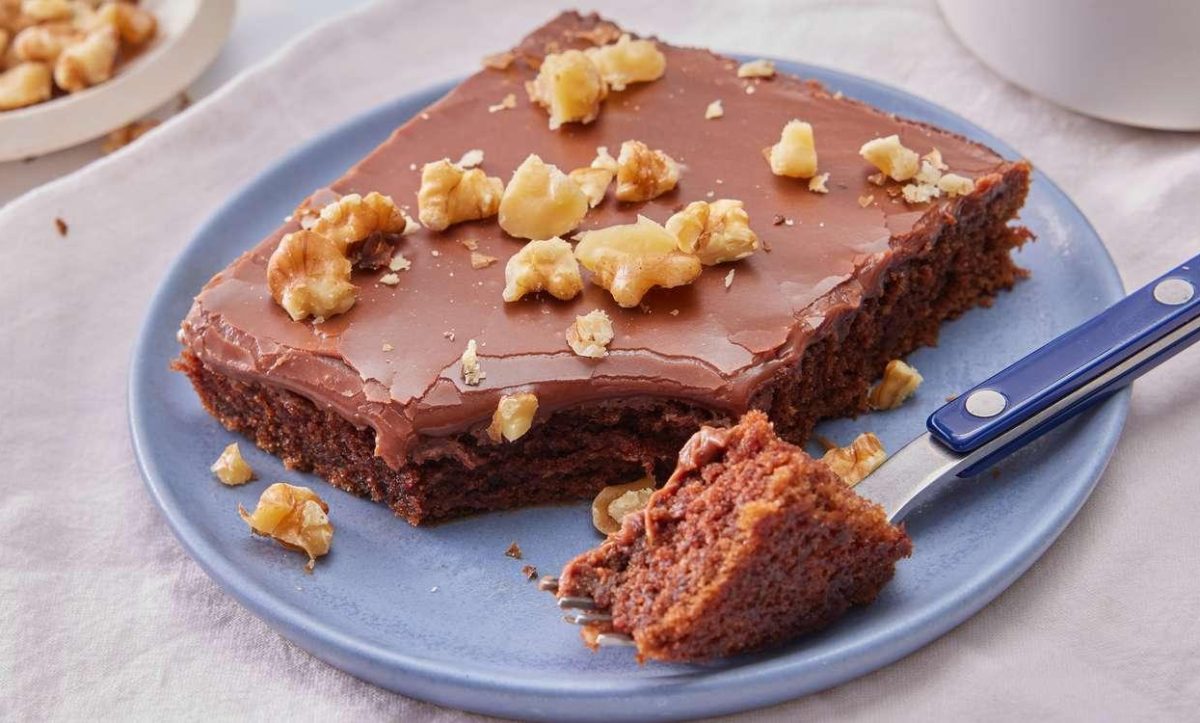 طرز تهیه کیک شکلاتی آسان و خوشمزه تگزاسی