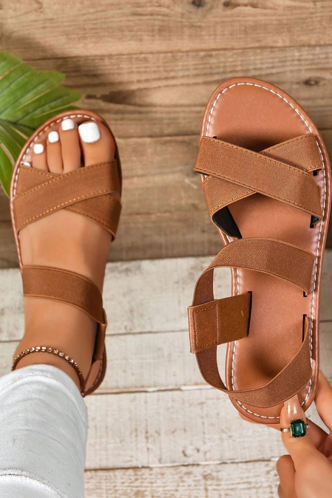 👡 خاصترین مدلهای صندل دخترانه مخصوص تابستان 1404 | ترکیب جذابیت، راحتی و مد روز
